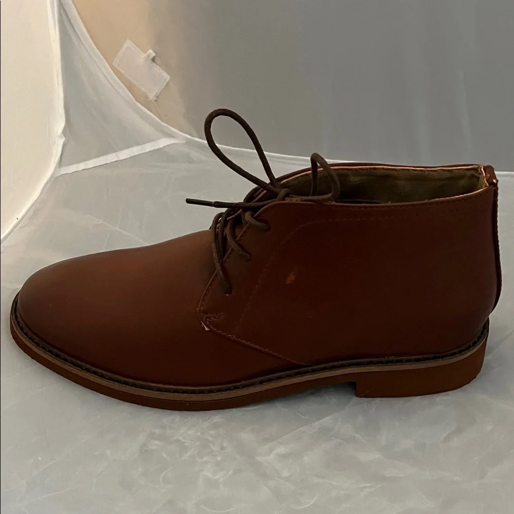 NWT Deer Stags Ballard Brown Faux Leather Chukka Lace-Up Shoes - Size 5